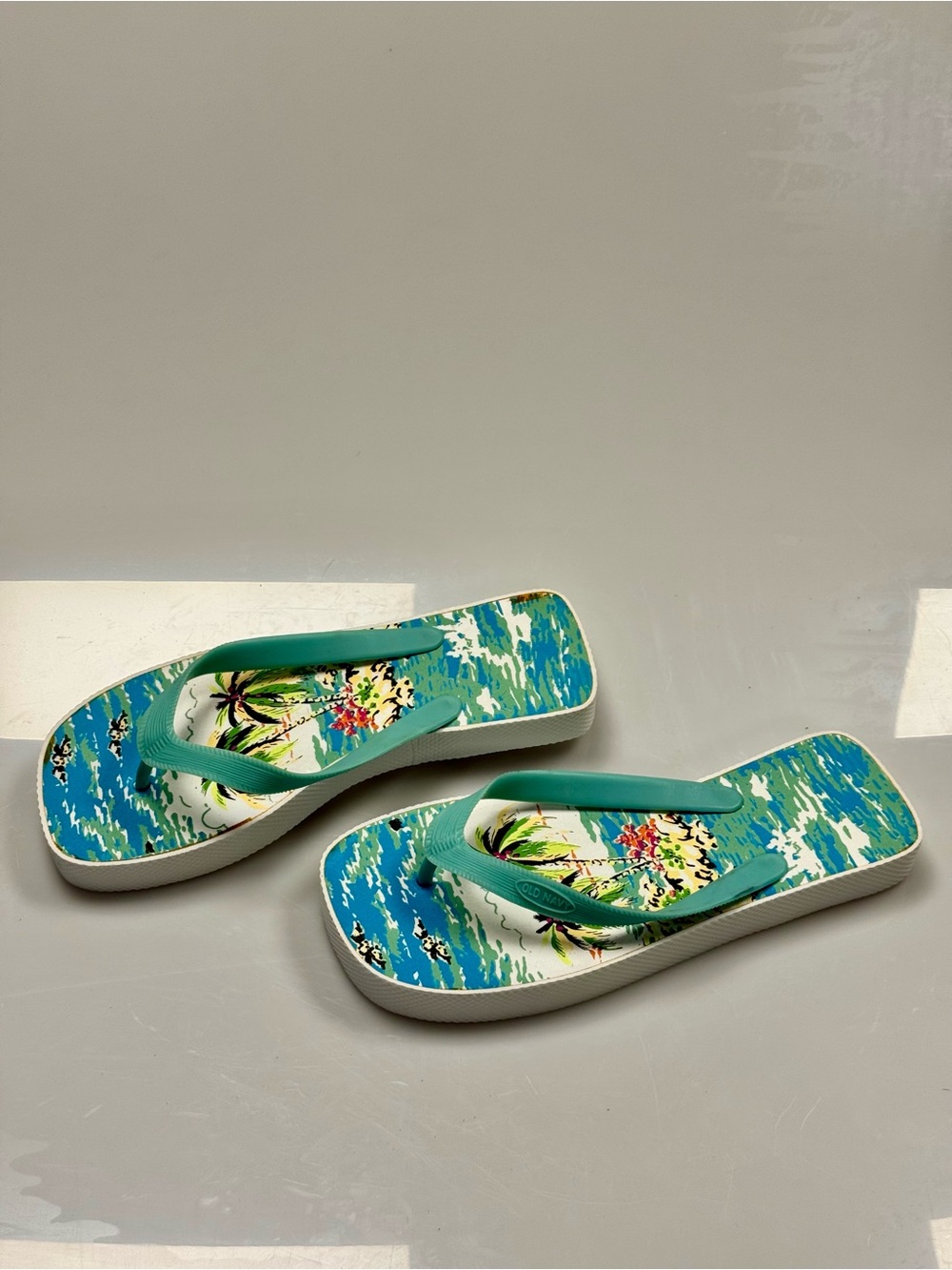 Vintage Y2K Old Navy Tropical Palm Tree Flip Flops Aqua Beach Sandals Size L